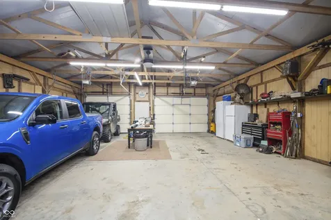 8813 W 750 N Commiskey IN 47227