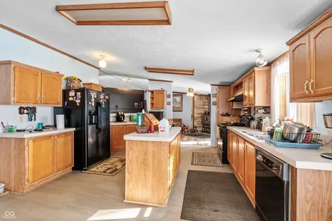 8813 W 750 N Commiskey IN 47227