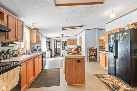 8813 W 750 N Commiskey IN 47227