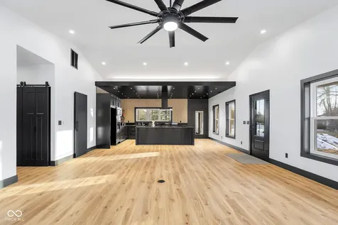 8615 S 150 W Columbus IN 47201