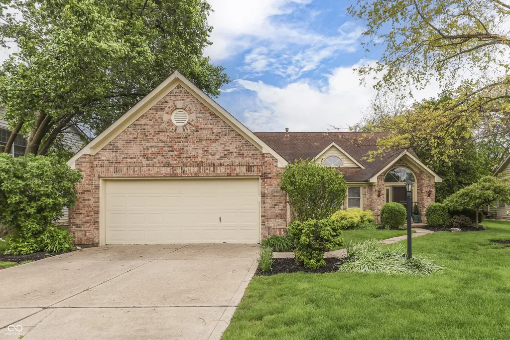 11501 Woodview East Drive Carmel IN 46032
