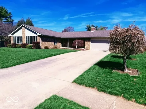 3642 Deerfield Place Columbus IN 47203