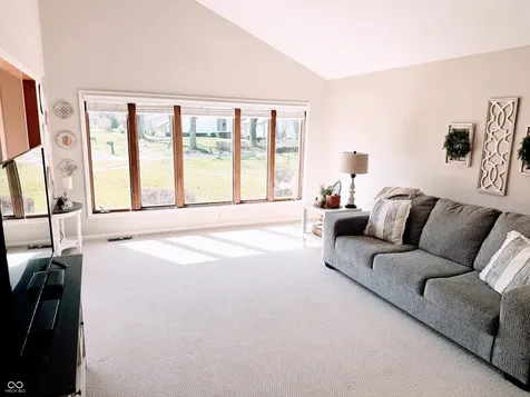 3642 Deerfield Place Columbus IN 47203