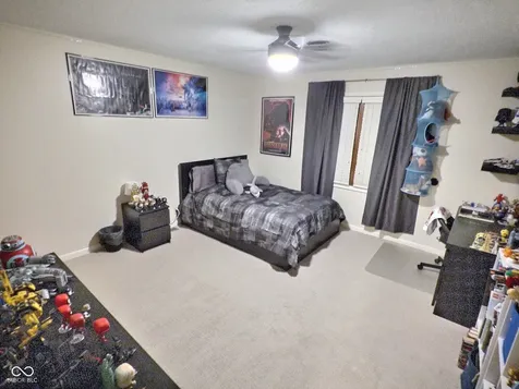 3642 Deerfield Place Columbus IN 47203