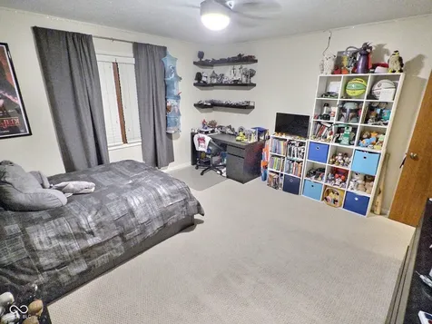 3642 Deerfield Place Columbus IN 47203