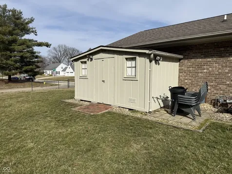 3642 Deerfield Place Columbus IN 47203