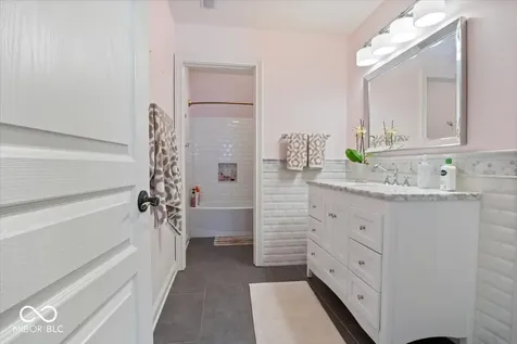 9399 Irishmans Run Lane Zionsville IN 46077