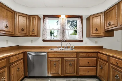 310 N Franklin Street Knightstown IN 46148