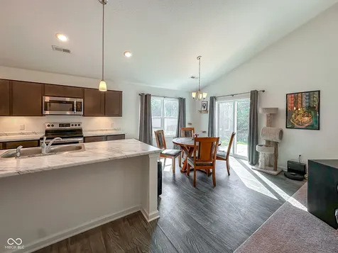 2127 Abbey Lane Columbus IN 47201