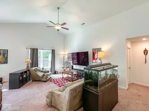 2127 Abbey Lane Columbus IN 47201