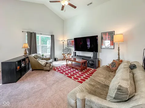 2127 Abbey Lane Columbus IN 47201