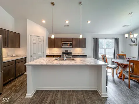 2127 Abbey Lane Columbus IN 47201