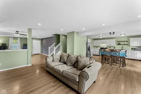6911 Woodland Heights Drive Avon IN 46123