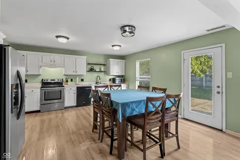 6911 Woodland Heights Drive Avon IN 46123