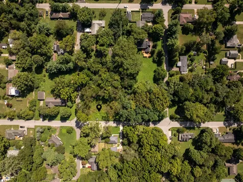 5256 Clarendon Road Indianapolis IN 46208