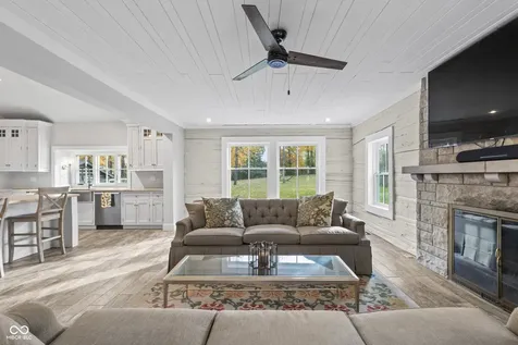 5255 S Us 421 Zionsville IN 46077