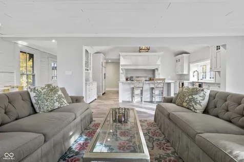 5255 S Us 421 Zionsville IN 46077