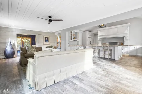 5255 S Us 421 Zionsville IN 46077