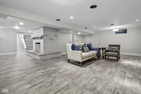 5255 S Us 421 Zionsville IN 46077