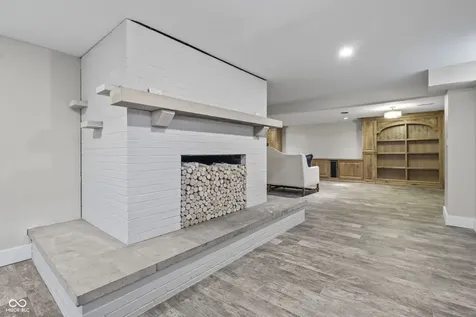 5255 S Us 421 Zionsville IN 46077