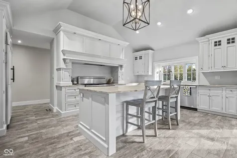 5255 S Us 421 Zionsville IN 46077