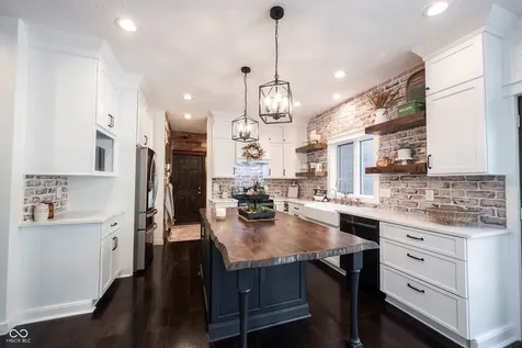 13248 Fairwood Drive Mccordsville IN 46055
