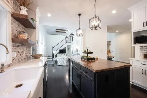 13248 Fairwood Drive Mccordsville IN 46055