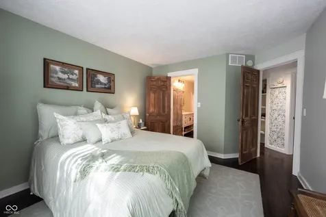13248 Fairwood Drive Mccordsville IN 46055
