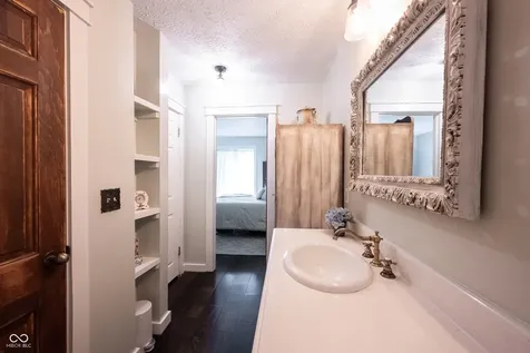 13248 Fairwood Drive Mccordsville IN 46055