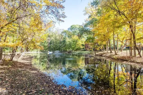 13248 Fairwood Drive Mccordsville IN 46055