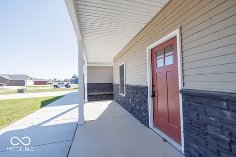 534 E Dogwood Court Spencer IN 47460