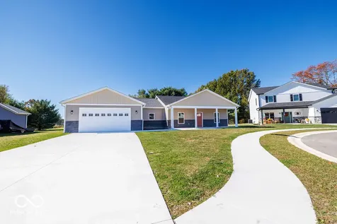 534 E Dogwood Court Spencer IN 47460
