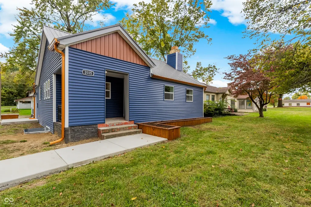 2035 10th Street Columbus IN 47201