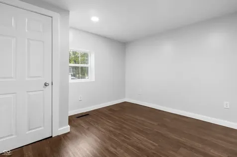 2035 10th Street Columbus IN 47201