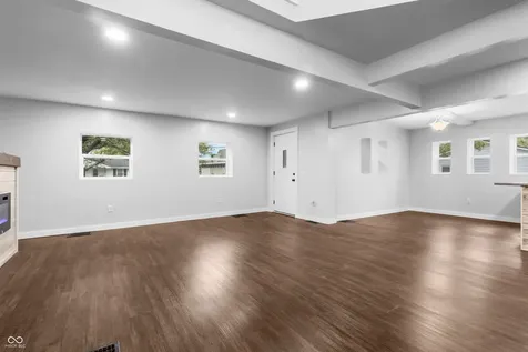 2035 10th Street Columbus IN 47201