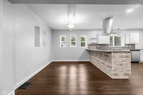 2035 10th Street Columbus IN 47201