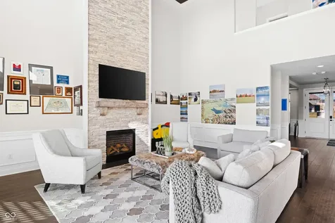 4301 Stone Lake Drive Zionsville IN 46077