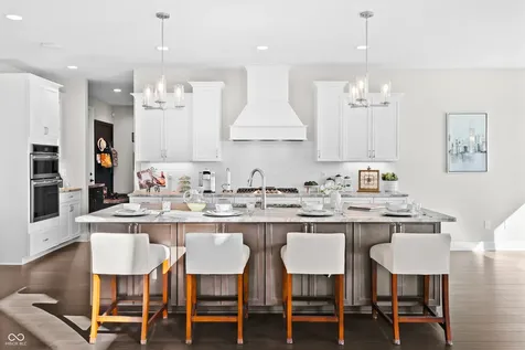 4301 Stone Lake Drive Zionsville IN 46077