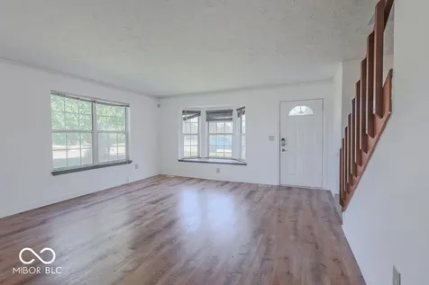 8132 Lynn Drive Indianapolis IN 46237