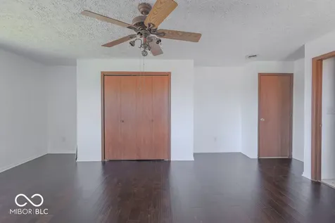 8132 Lynn Drive Indianapolis IN 46237