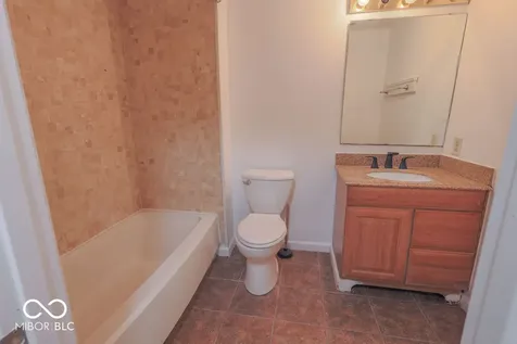 8132 Lynn Drive Indianapolis IN 46237