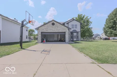 8132 Lynn Drive Indianapolis IN 46237