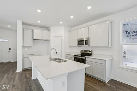 5661 Arcade Boulevard Mccordsville IN 46055