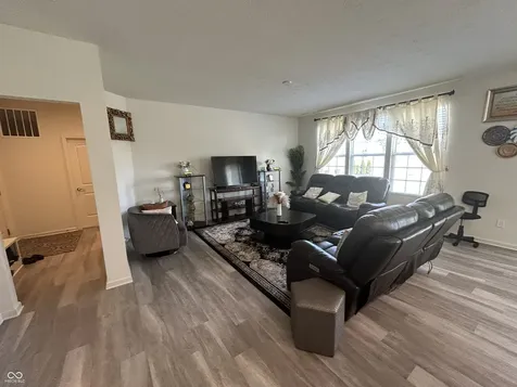 4557 Timberline Trail Whitestown IN 46075