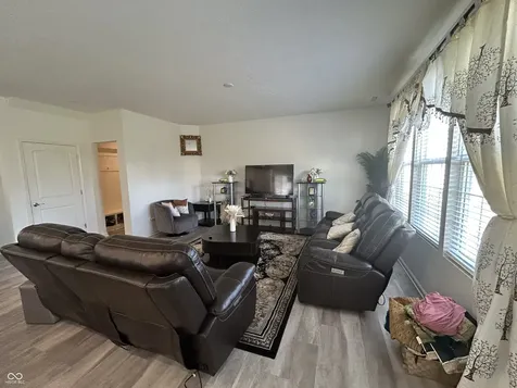 4557 Timberline Trail Whitestown IN 46075