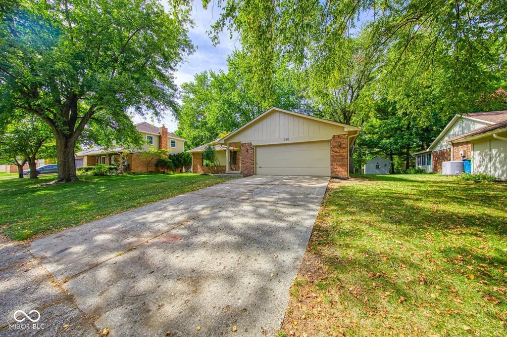910 Summitcrest Drive Indianapolis IN 46241