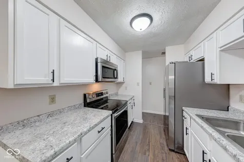 910 Summitcrest Drive Indianapolis IN 46241