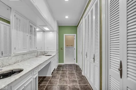 6047 Brokenhurst Road Indianapolis IN 46220