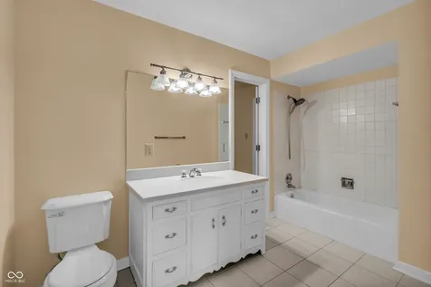 6047 Brokenhurst Road Indianapolis IN 46220