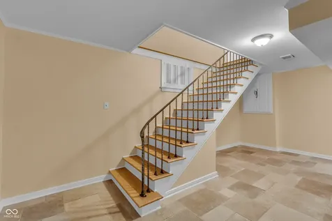 6047 Brokenhurst Road Indianapolis IN 46220